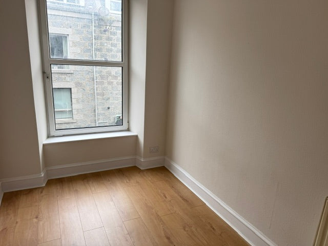 2 Bed Flat Ashvale Place