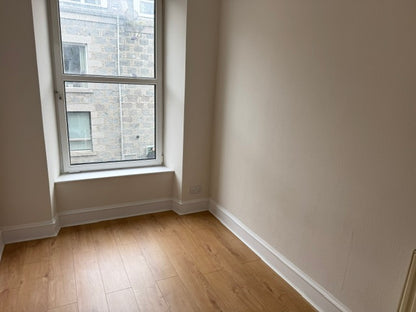 2 Bed Flat Ashvale Place
