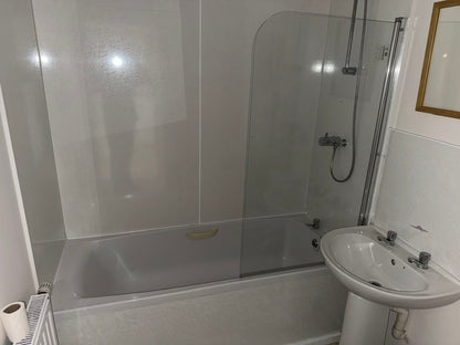 2 Bed Flat Ashvale Place