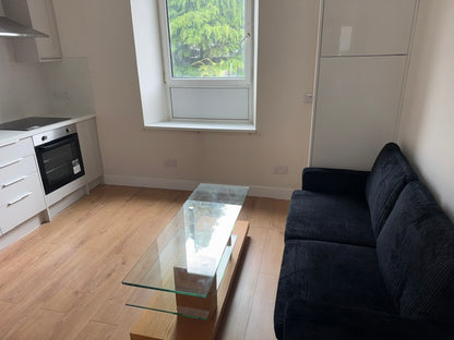 2 Bed Flat Ashvale Place