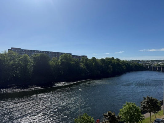 2 Bed Riverside View Flat