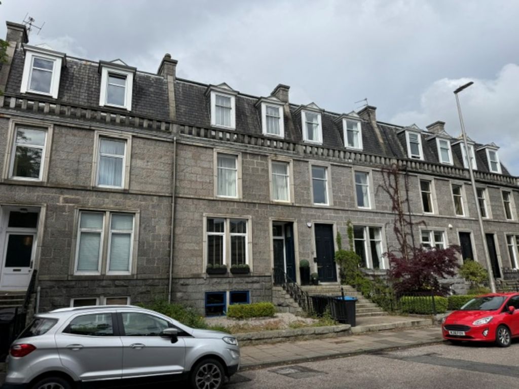 Top Floor 1 Bed Forest Road