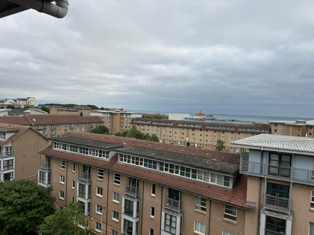 3 Bedroom Top Floor Beachfront Apartment