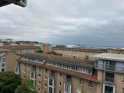 3 Bedroom Top Floor Beachfront Apartment