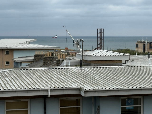 3 Bedroom Top Floor Beachfront Apartment