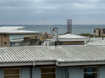 3 Bedroom Top Floor Beachfront Apartment