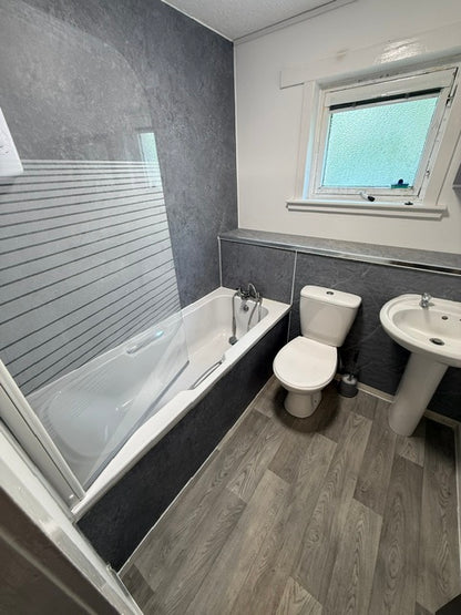 2 Bedroom Flat at Speckledwood Court Dundee