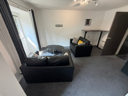 2 Bedroom Flat at Speckledwood Court Dundee