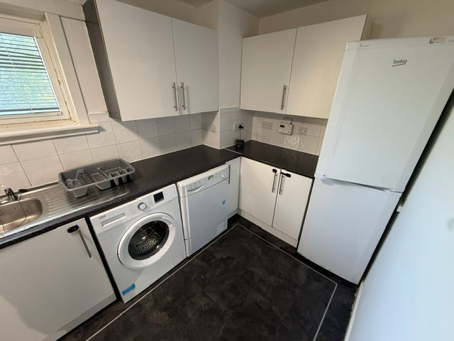 2 Bedroom Flat at Speckledwood Court Dundee