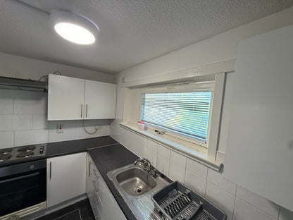 2 Bedroom Flat at Speckledwood Court Dundee