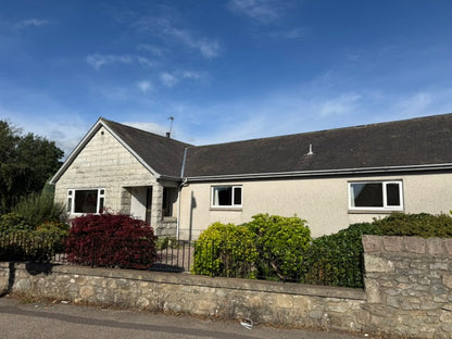 Large 3-Bedroom Granite Bungalow to Rent – Victoria Street, Dyce, Aberdeen