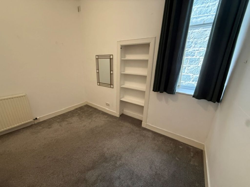 Stunning 2 Bedroom Ground Floor Flat on Kings Gate