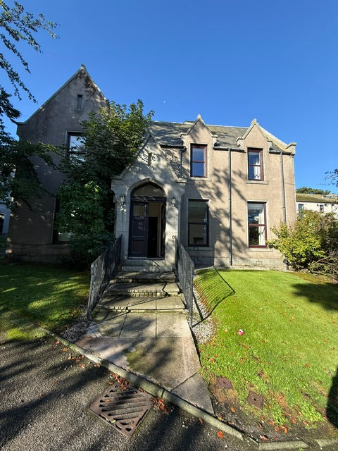 3 Bedroom Ground Floor Flat at 19 Craig Place Altens, Aberdeen