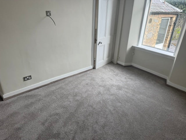 52 Whithall Road 5 Bed Double Upper with Front Door