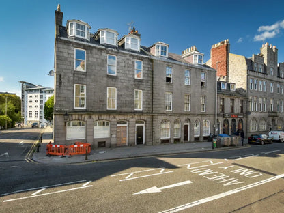 2 Bedroom First Floor Flat on King Street Close to Union Street