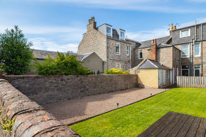 Incredible 5 Bedroom House