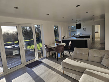 STUNNING 4 Bedroom Detached House in Milltimber