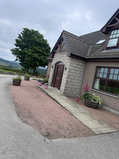 5 Bedroom House in Kinellar