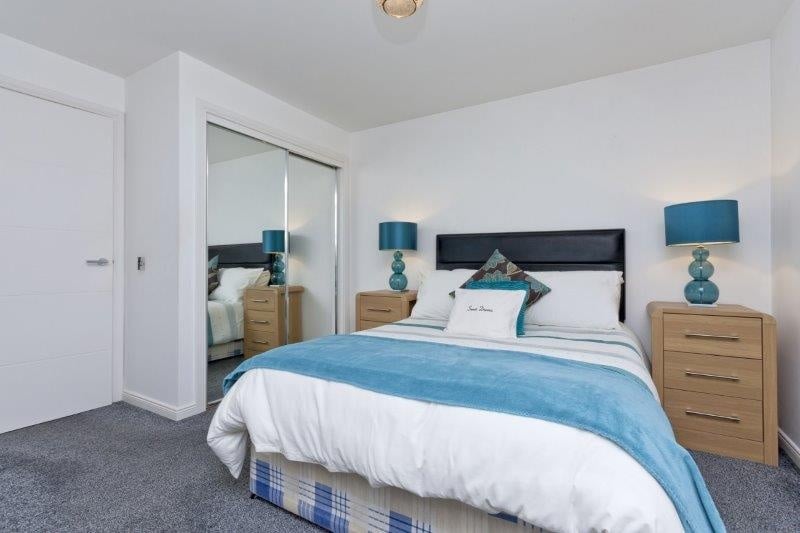 STUNNING 2 Bedroom Flat