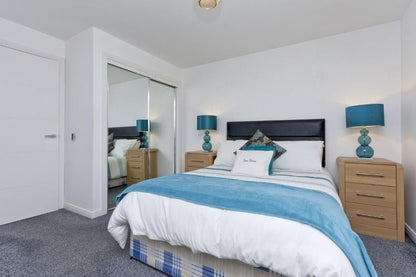 STUNNING 2 Bedroom Flat