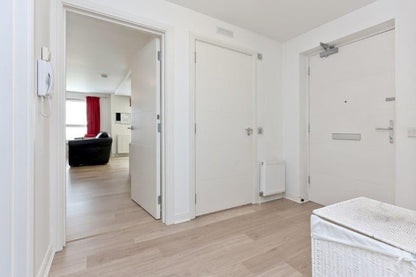 STUNNING 2 Bedroom Flat