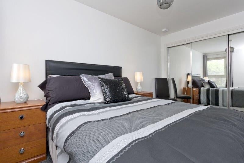 STUNNING 2 Bedroom Flat