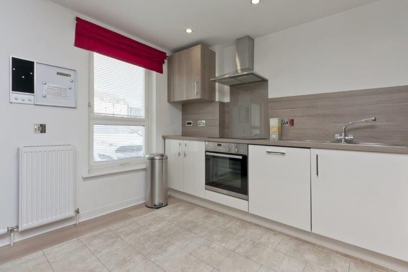 STUNNING 2 Bedroom Flat