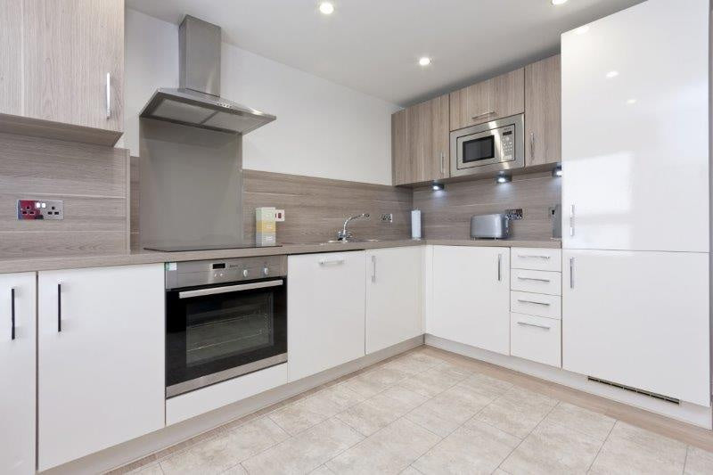 STUNNING 2 Bedroom Flat